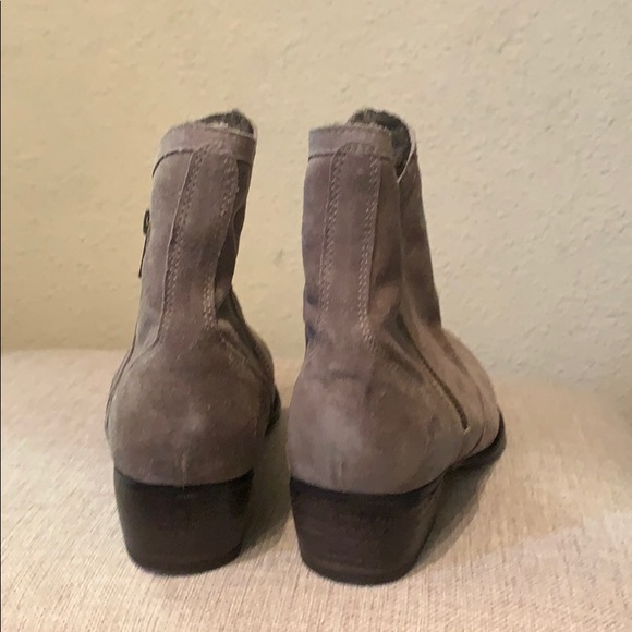 Women’s taupe booties - Picture 3 of 4